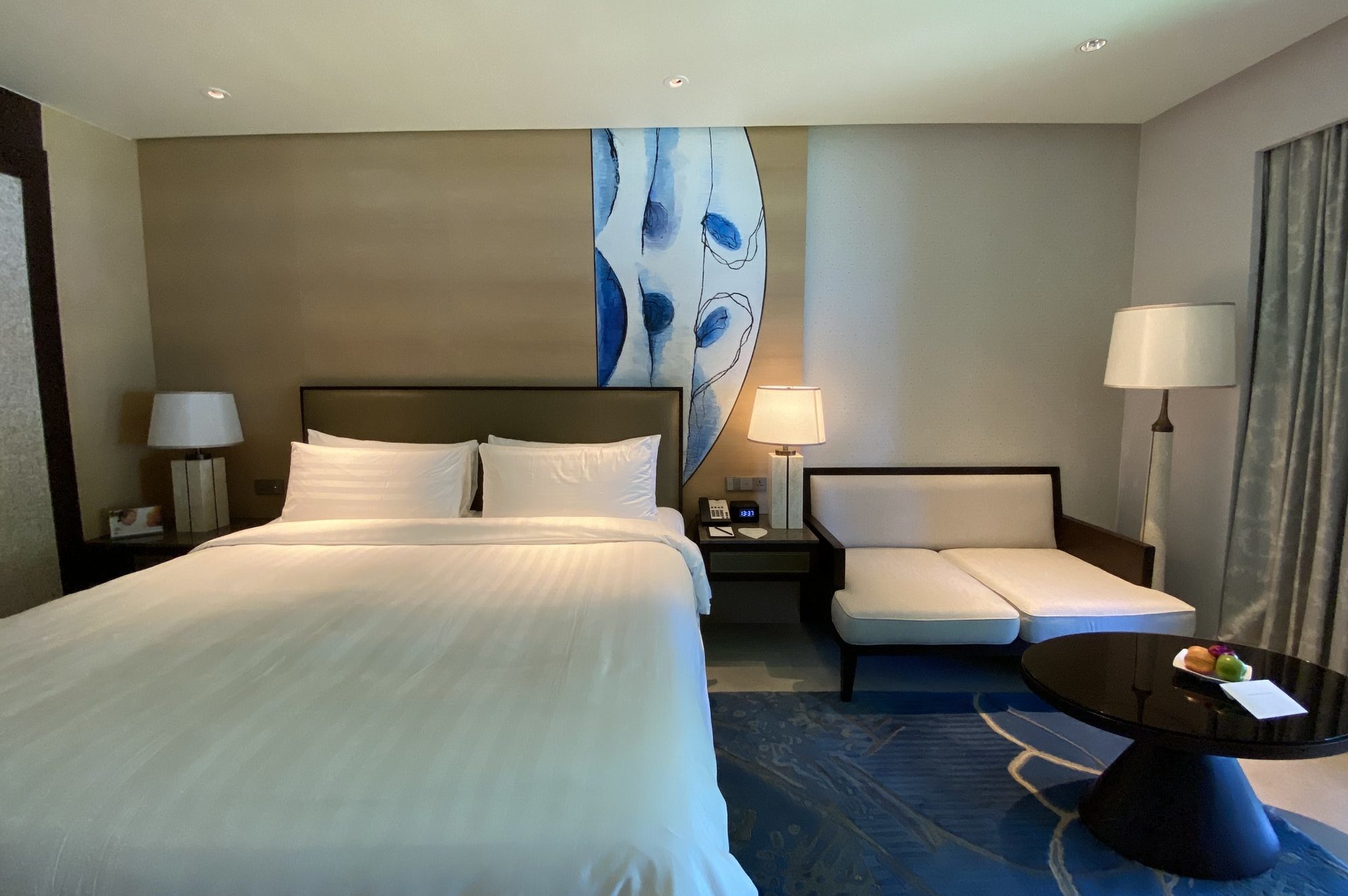 hotel-room-2-e1641970392867